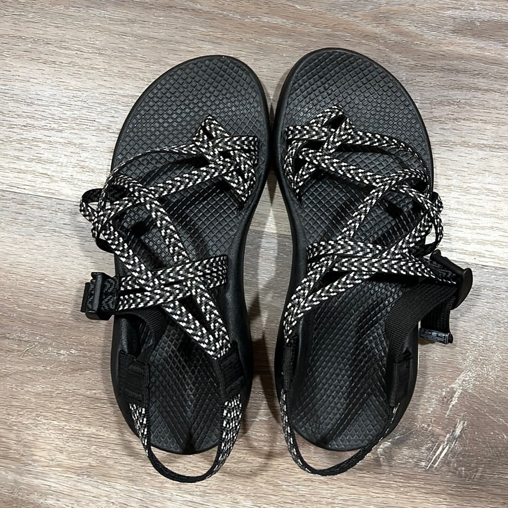 Chaco womens size 8 ZX/2 classic in boost black